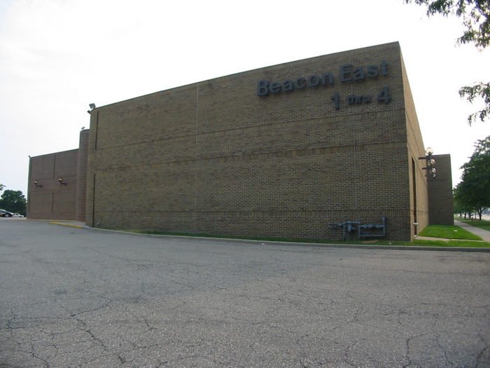 Beacon East Cinemas - June 2002 (newer photo)
